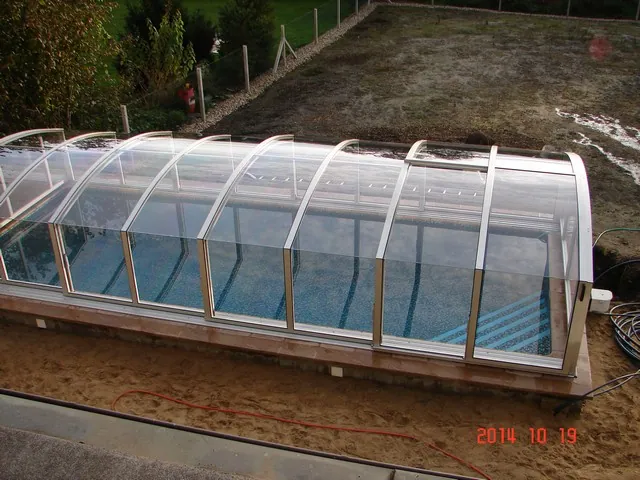 Zastřešení bazénů
